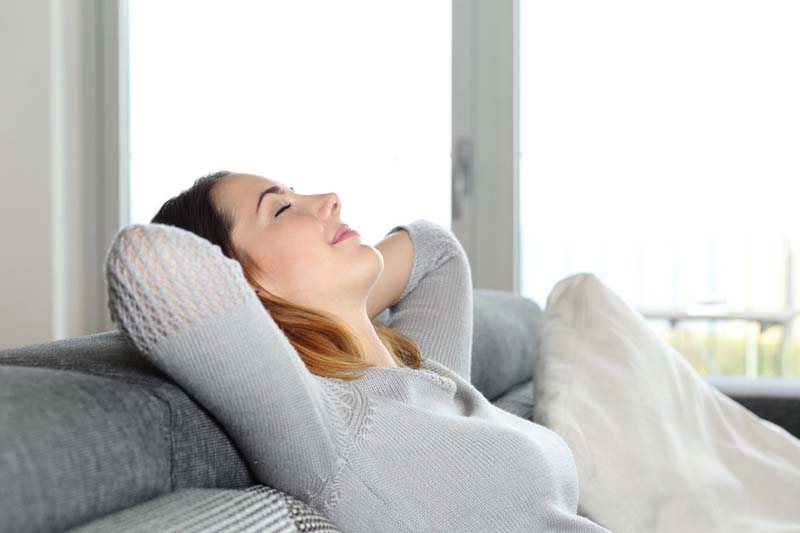 Tác động lên huyệt Đại Chùy đúng cách giúp giảm stress, căng thẳng, đau đầu