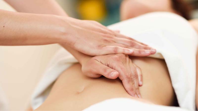 Huyệt Đại Hoành giúp khí huyết vùng bụng lưu thông