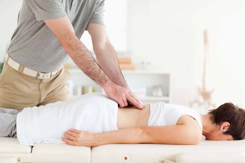 Bấm huyệt Thận Du đúng cách ngay tại nhà