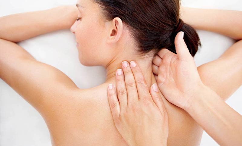 Lưu ý quan trọng khi bấm huyệt đau vai gáy