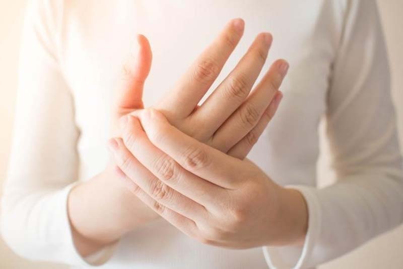 Hỗ trợ điều trị các bệnh lý xương khớp bàn tay