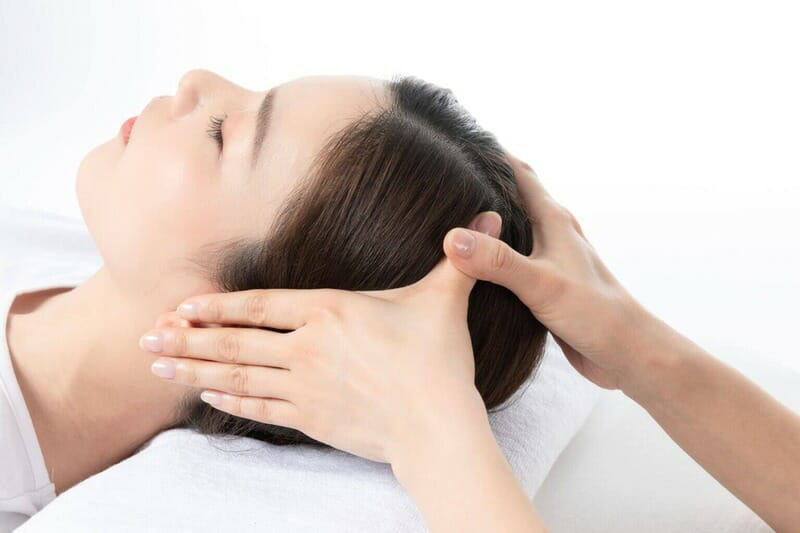 Bấm huyệt có thể cải thiện tình trạng rụng tóc