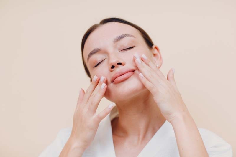 Huyệt Quyền Liêu làm đẹp, giúp khuôn mặt tươi sáng, rạng ngời