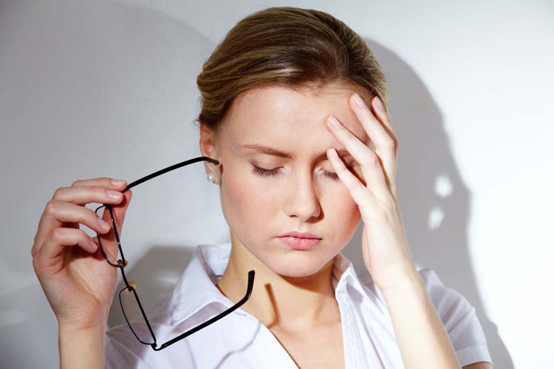 Căng thẳng cũng là nguyên nhân gây ra đau lưng ở phụ nữ mãn kinh