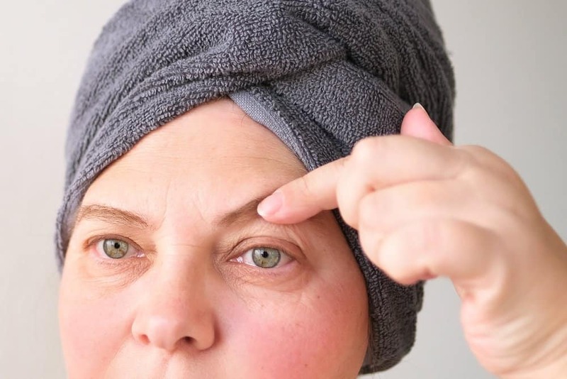 Hướng dẫn chi tiết cách massage mắt giảm sụp mí hiệu quả tại nhà